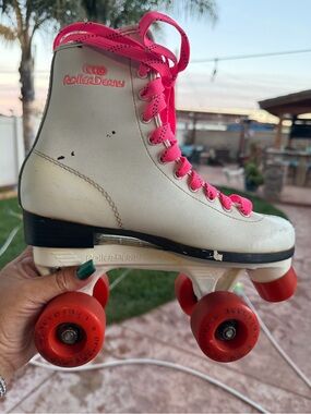 Vintage 1980s Roller Derby 'Rollers' U940 Quad Roller Skates White Pink Size 7
